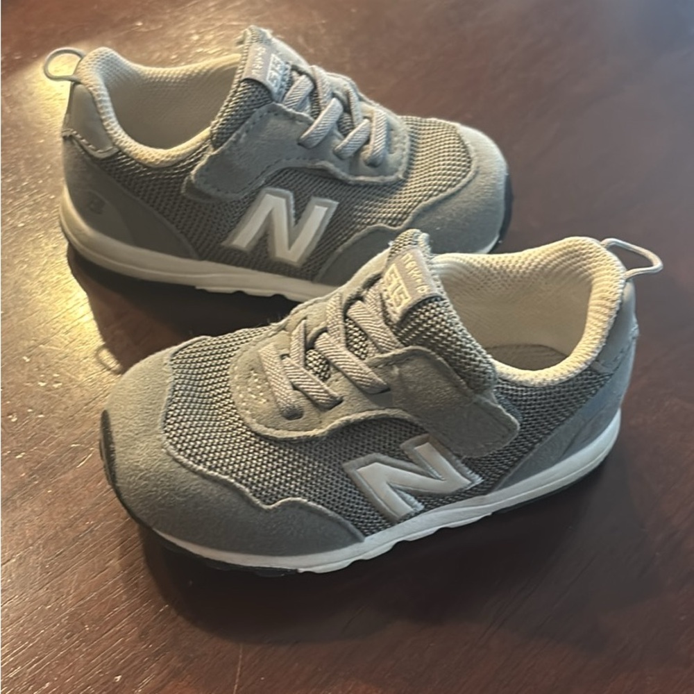 New Balance Kids' Sneakers in Gray, size 6
